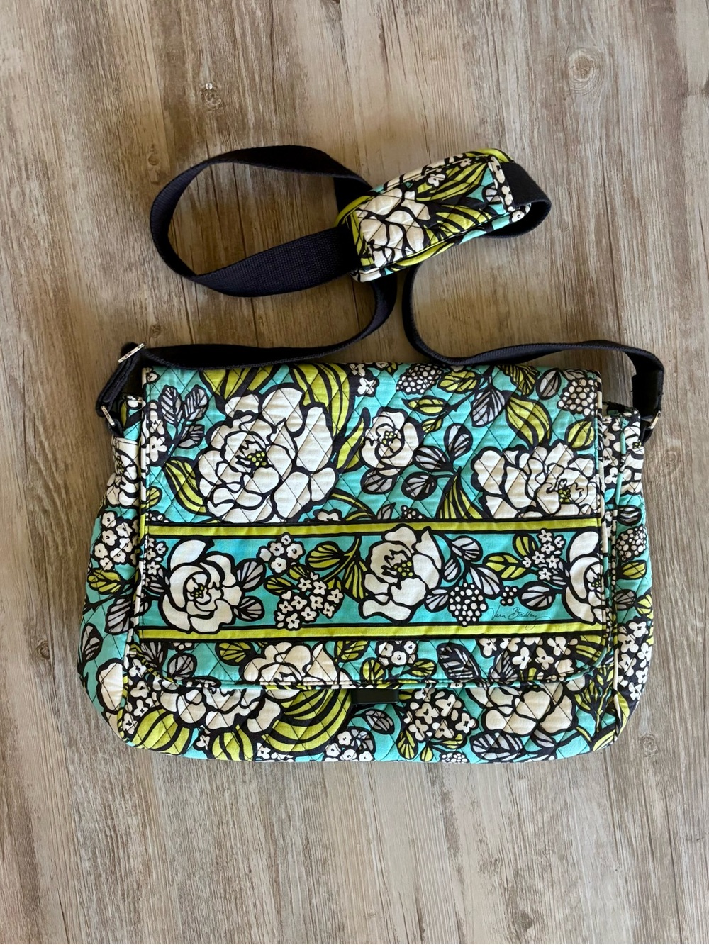 Vera Bradley Messenger Bag Island Blooms Retired Excellent